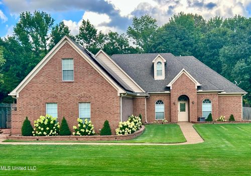 1320 Dogwood Hollow Dr, Nesbit, MS, 38651-8302 | Card Image