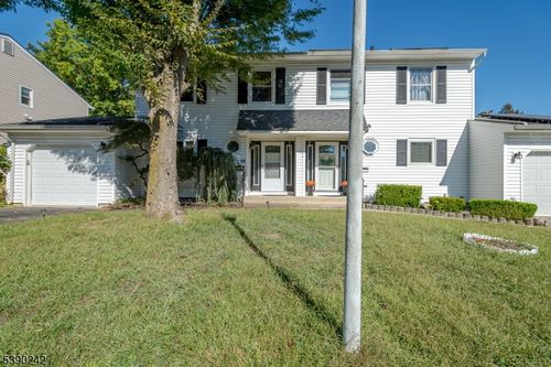 118 Buttonwood Dr, East Brunswick, NJ, 08816-4403 | Card Image