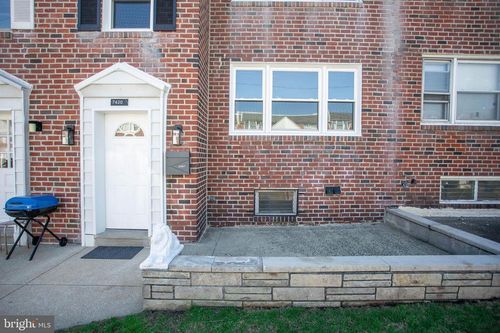 7420 Brockton Rd, PHILADELPHIA, PA, 19151-2910 | Card Image