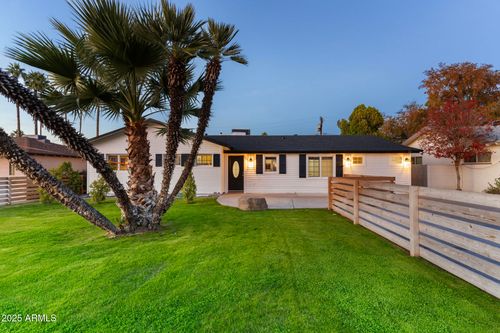 5328 E Pinchot Ave, Phoenix, AZ, 85018-8040 | Card Image