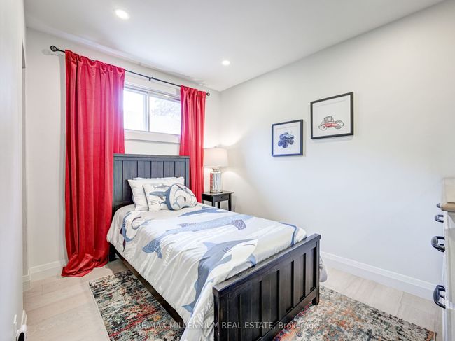 220 Beechy Dr, House attached with 5 bedrooms, 2 bathrooms and 3 parking in Richmond Hill ON | Image 14