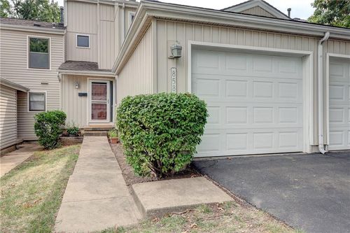 8588 W 108th Pl, Overland Park, KS, 66210-1605 | Card Image