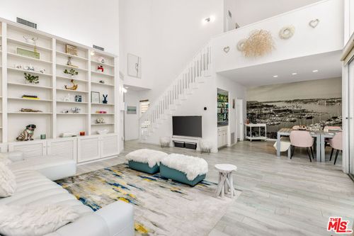 c301-4342 Redwood Ave, Marina del Rey, CA, 90292-6480 | Card Image