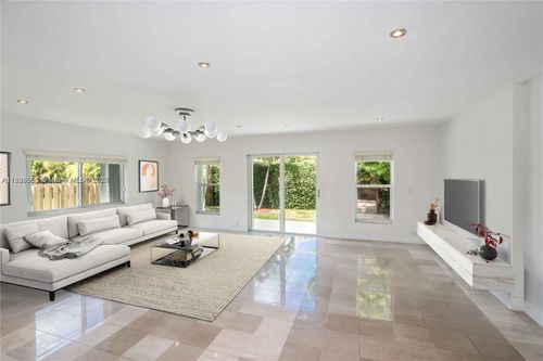 full-house-8020 Noremac Ave, Miami Beach, FL, 33141-1754 | Card Image