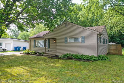 141 Bevins St, Holly, MI, 48442-1250 | Card Image