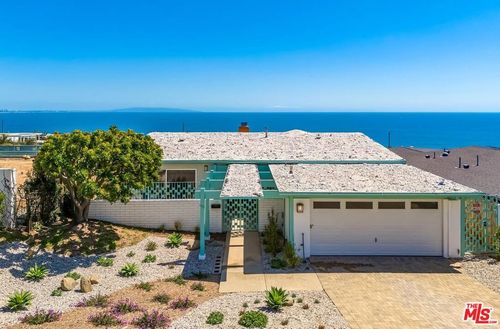 18152 Kingsport Dr, Malibu, CA, 90265-5634 | Card Image