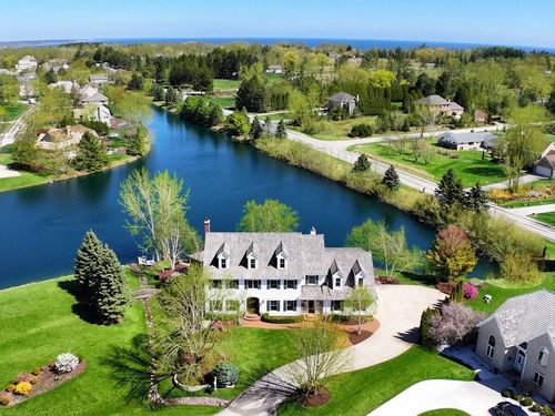 214 E Beechwood Court, Mequon, WI, 53092 | Card Image