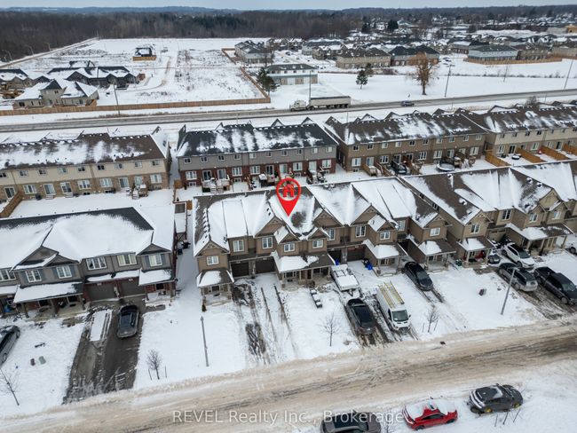 196 Heron St, House attached with 3 bedrooms, 3 bathrooms and 2 parking in Welland ON | Image 4