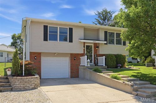 2840 Orchid Court, Highland, IL, 62249 | Card Image
