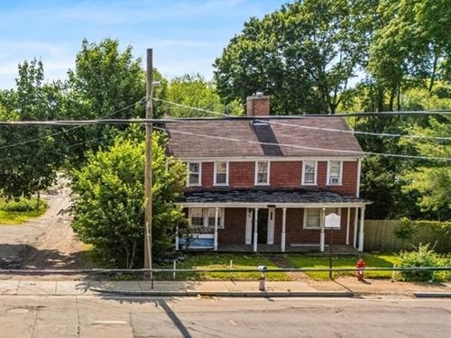 386 Washington St, Attleboro, MA, 02703-5917 | Card Image