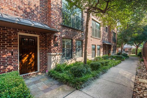 38-2411 N Hall St, Dallas, TX, 75204-2840 | Card Image