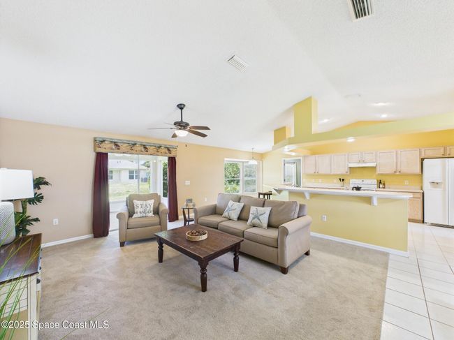 552 Biscayne Ln, House other with 3 bedrooms, 2 bathrooms and null parking in SEBASTIAN FL | Image 6