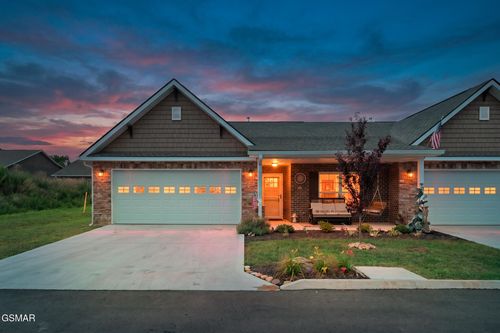 965 Juneberry Ln, Pigeon Forge, TN, 37863-2923 | Card Image