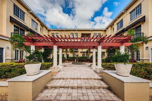 5215-5215 Beach Breeze Ct, TAMPA, FL, 33609-2444 | Card Image