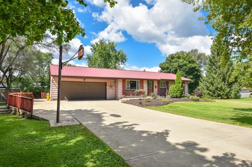 W370S1805 Utica Road, Ottawa, WI, 53118 | Card Image