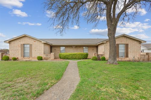 102-100 E Gruver Cir, Hewitt, TX, 76643-3717 | Card Image