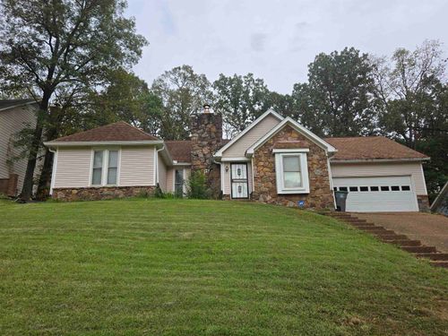 8551 Chippingham Dr, Cordova, TN, 38016-4525 | Card Image
