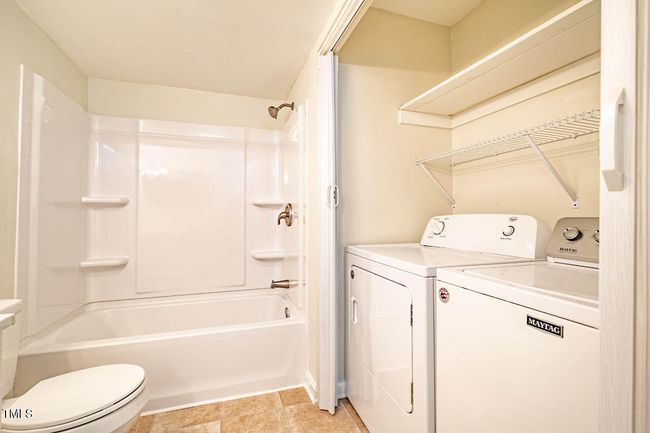 121WestviewDr_bath2 | Image 13