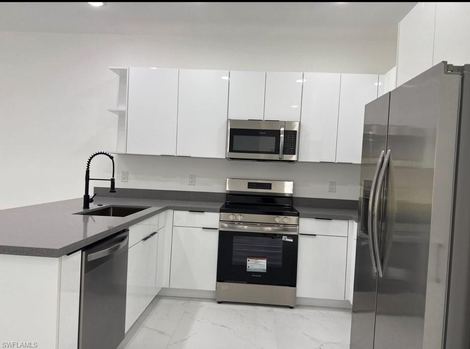 Residential Lease in LEHIGH ACRES 4