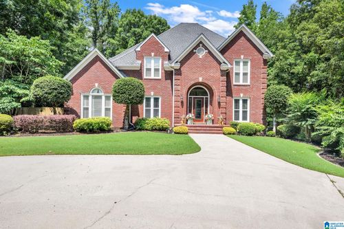 102 Windsor Ln, PELHAM, AL, 35124-2843 | Card Image