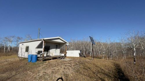 32 Railway Ave Ne, Metiskow, AB, T0B3A0 | Card Image