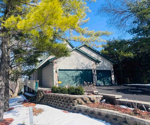 1700 Candlewick Dr Sw, Poplar Grove, IL, 61065-9081 | Card Image