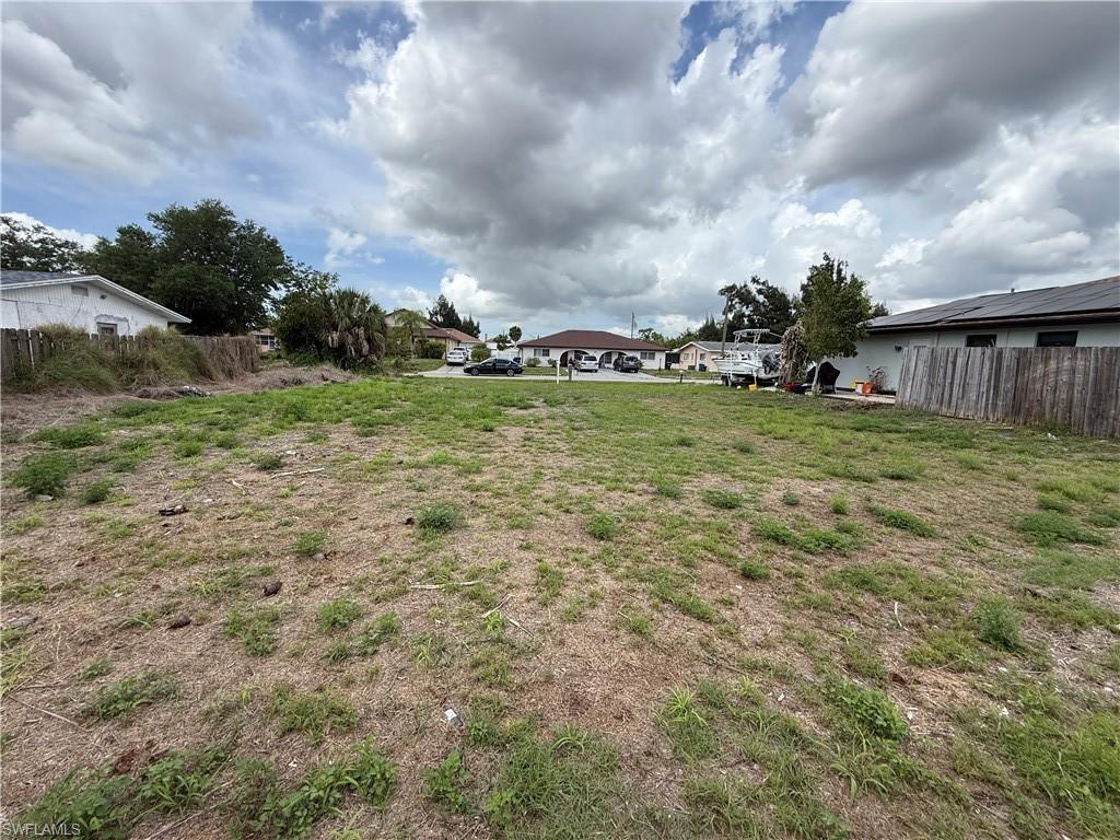 Land in NORTH PORT