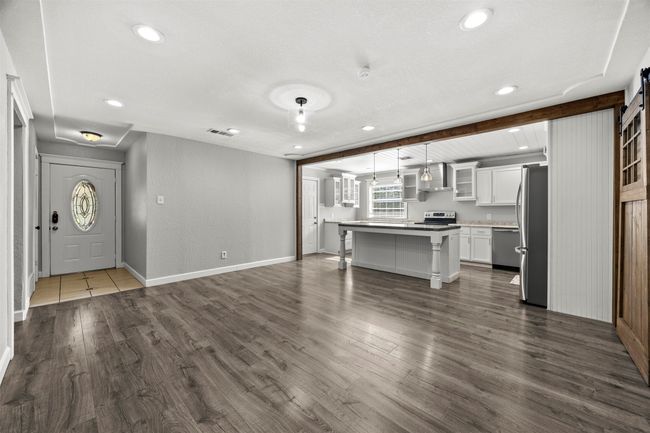 512 Judith St, House other with 3 bedrooms, 2 bathrooms and null parking in Burleson TX | Image 5