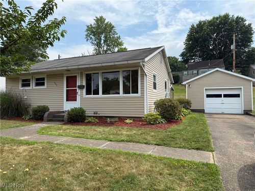 1711 Adams St, Coshocton, OH, 43812-1840 | Card Image