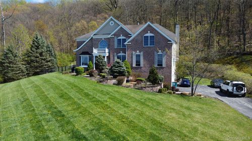 194 Devon Farms Rd, Stormville, NY, 12582-5268 | Card Image