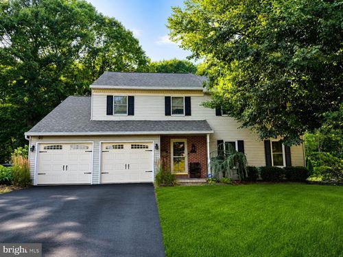 237 New Castle Dr, Shillington, PA, 19607-2828 | Card Image