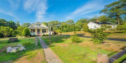 162 Church St, Bradford, RI, 02808-1609 | Card Image