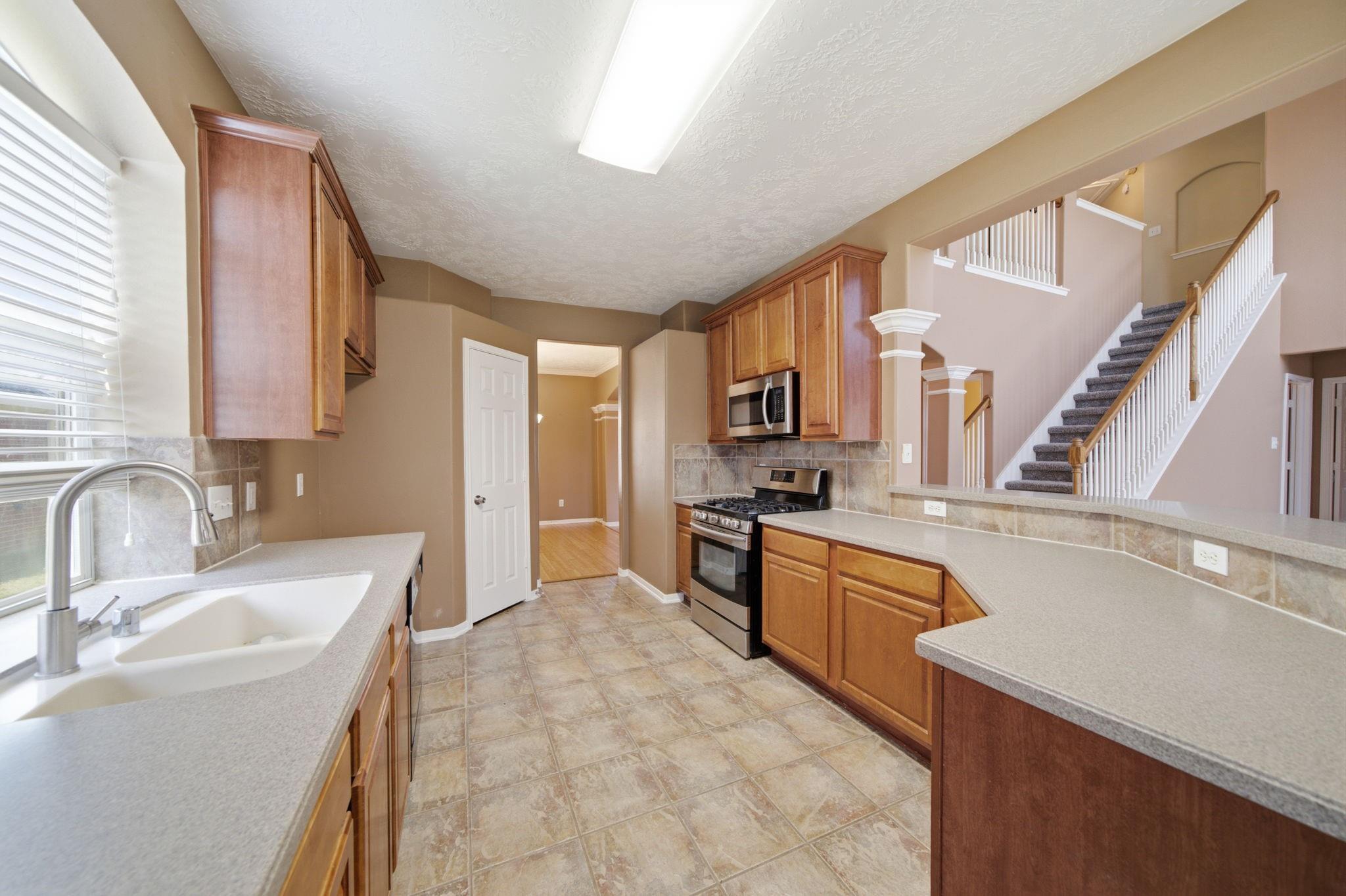 Residential Lease in Deer Park 4