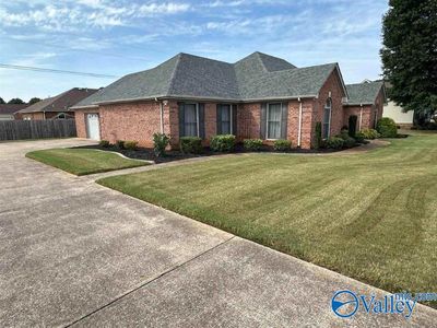 302 Anna Drive, House other with 3 bedrooms, 2 bathrooms and null parking in Muscle Shoals AL | Image 2