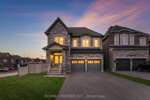 122 Mckenzie Way, Bradford, ON, L3Z4J4 | Card Image