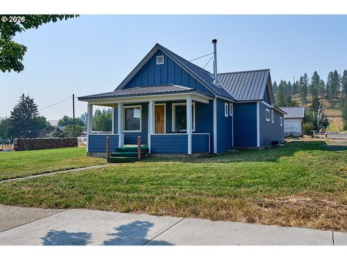 408 W 1st St, Wallowa, OR, 97885-8561 | Card Image