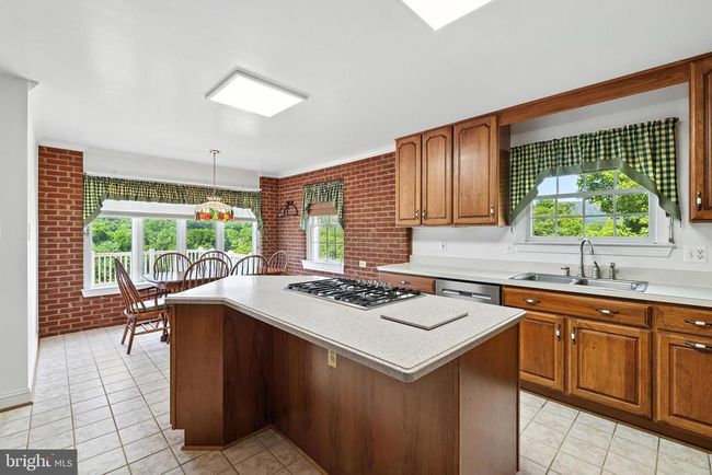 360 Lazy River East Rd, House other with 4 bedrooms, 5 bathrooms and null parking in Luray VA | Image 11