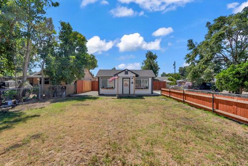 413 Empire Avenue, Modesto, CA, 95354 | Card Image