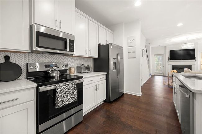 813 Ambient Way Sw, Townhouse with 2 bedrooms, 3 bathrooms and 2 parking in Atlanta GA | Image 5