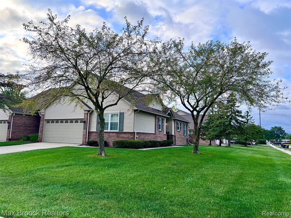 Daniel Ave, Westland, MI 48186