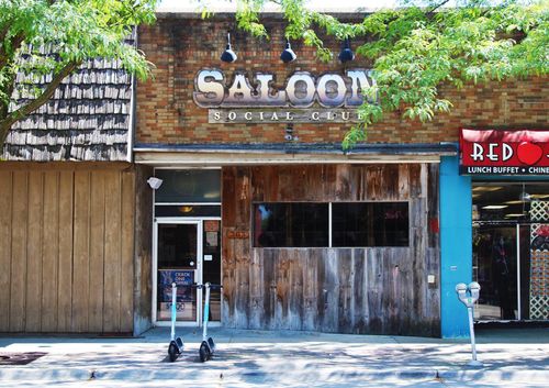 303 W 4th St, Waterloo, IA, 50701-5503 | Card Image