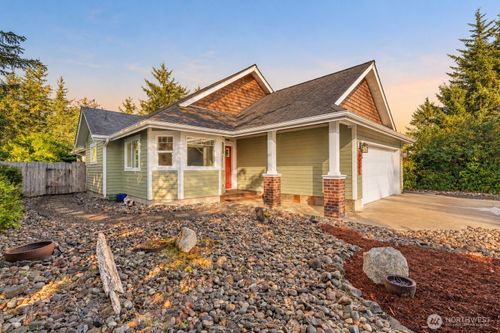 643 Woodland Loop Ne, Ocean Shores, WA, 98569-9687 | Card Image