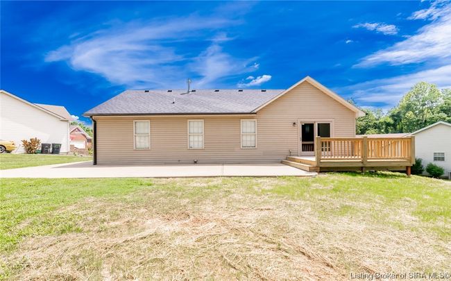 715 Valley View Trce, Home with 4 bedrooms, 3 bathrooms and null parking in New Albany IN | Image 5