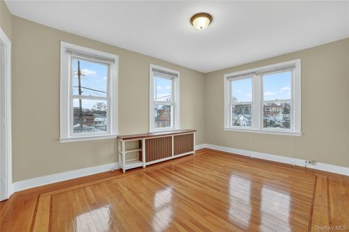 47 Rossiter Ave, Yonkers, NY, 10701-5008 | Card Image