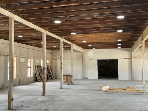 1308 N Bowie St, Seguin, TX, 78155-2618 | Card Image