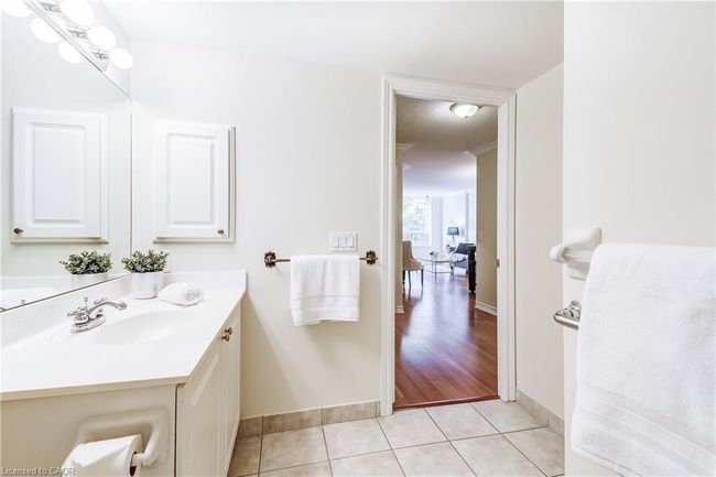 1308 - 100 Burloak Dr, House attached with 1 bedrooms, 1 bathrooms and 1 parking in Burlington ON | Image 16