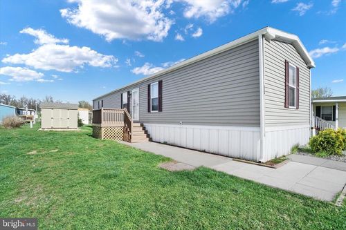 90 Chesapeake Est, THOMASVILLE, PA, 17364-9609 | Card Image