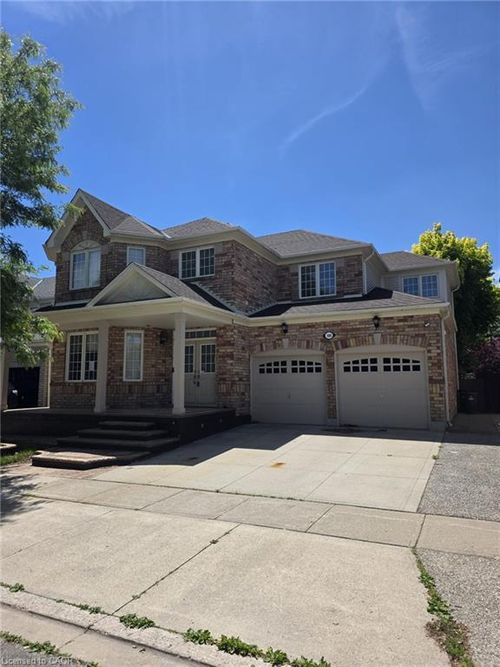 180 Arthur Fach Dr, Cambridge, ON, N1T2G2 | Card Image