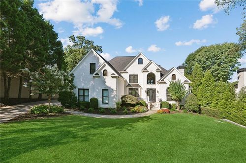 675 Falls Lake Dr, Alpharetta, GA, 30022-8059 | Card Image