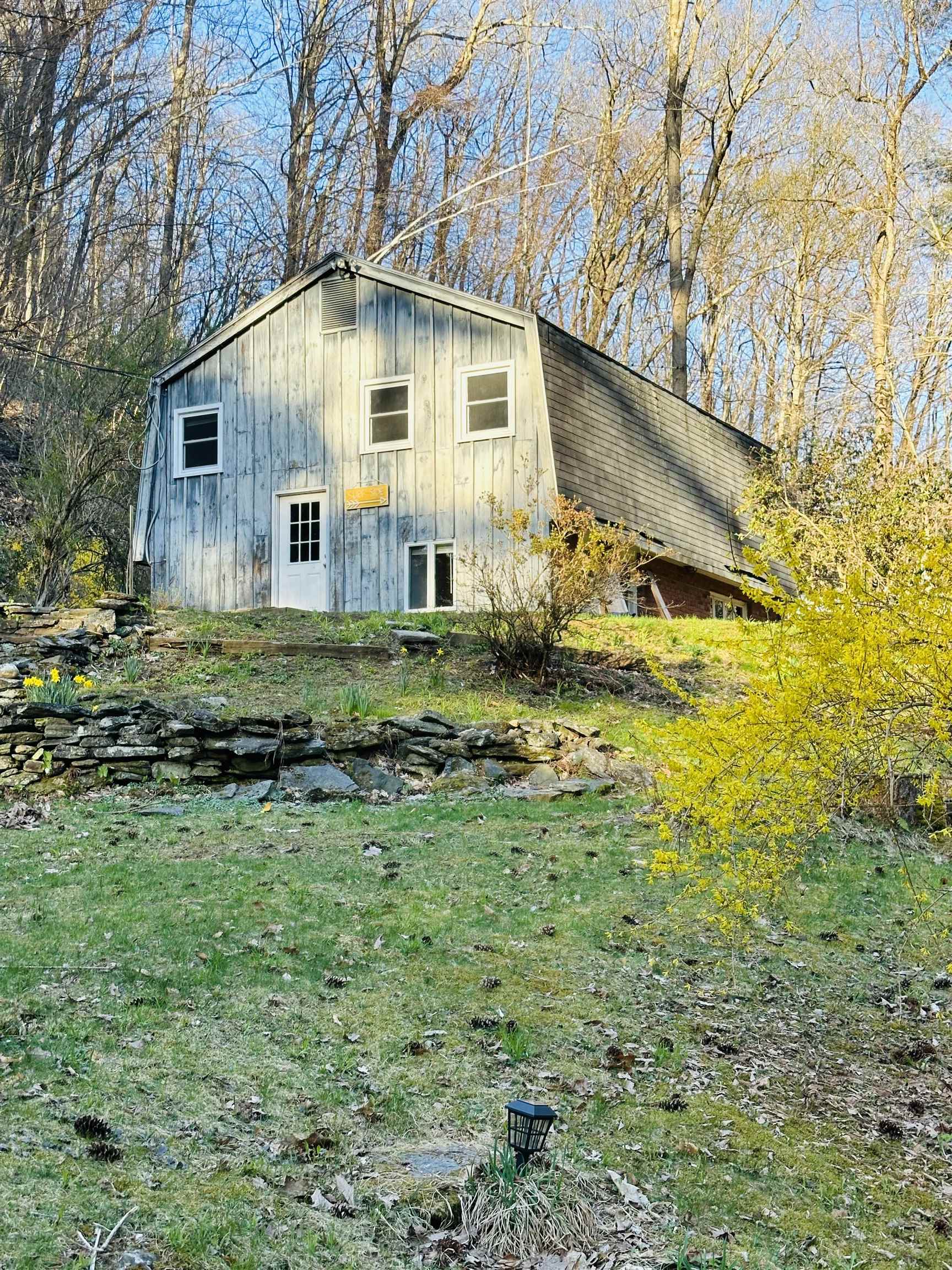 Randall Dr, Brattleboro, VT 05301